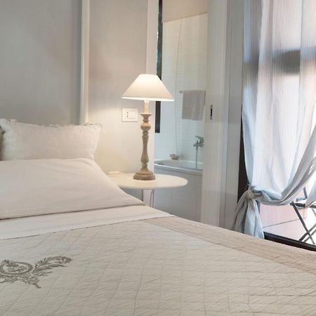 Bed In Bo Saragozza Hotel โบโลญญา ภายนอก รูปภาพ