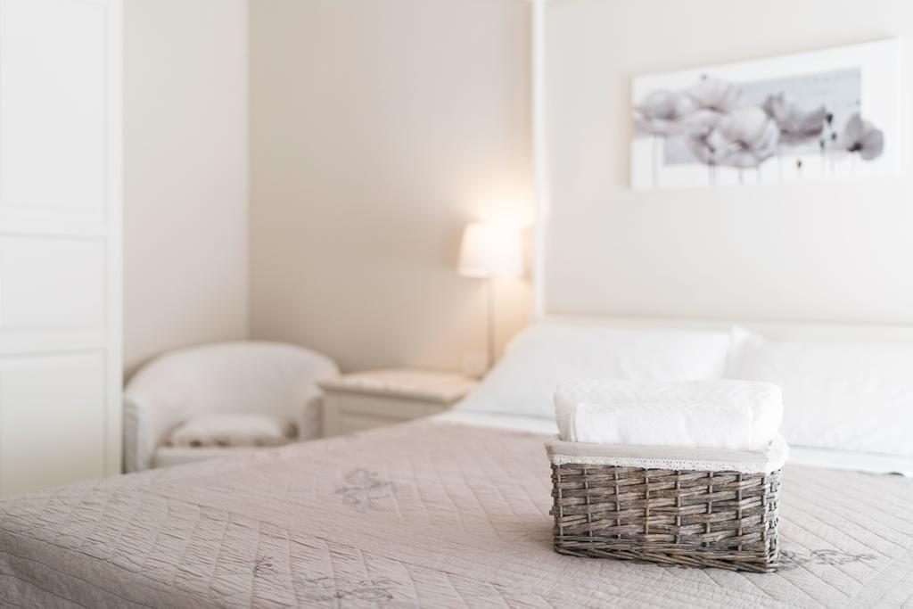 Bed In Bo Saragozza Hotel โบโลญญา ภายนอก รูปภาพ