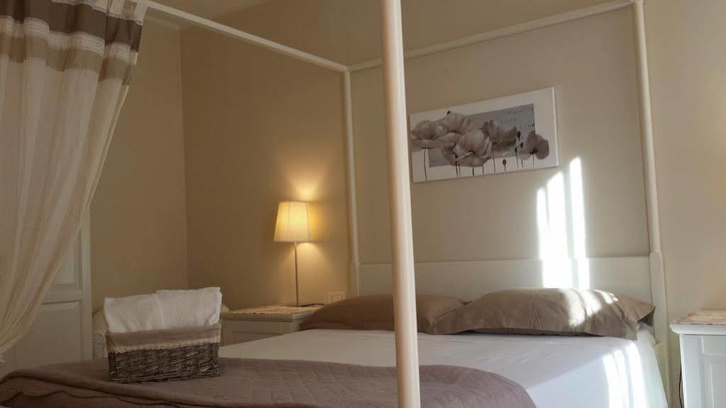 Bed In Bo Saragozza Hotel โบโลญญา ภายนอก รูปภาพ