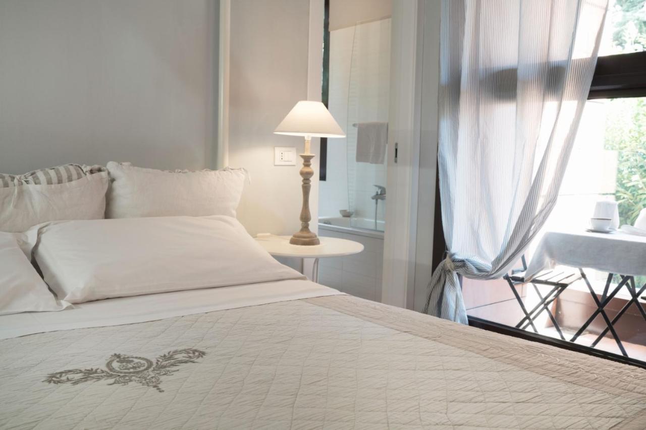 Bed In Bo Saragozza Hotel โบโลญญา ภายนอก รูปภาพ